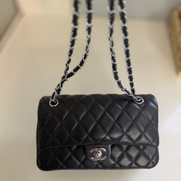 NO BRAND Handbags - Chic Black Quilted Shoulder Bag with Silver Chain NWOT